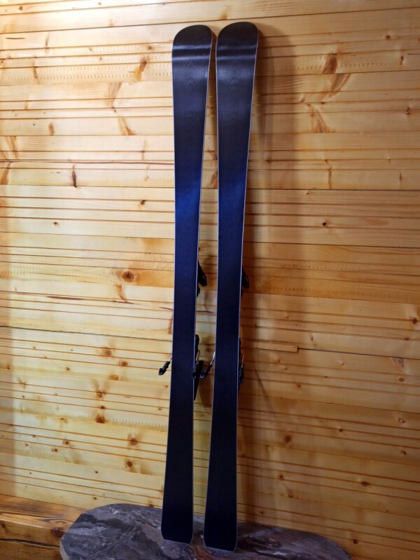 LYŽE CORE NO3 --SWISS MADE-- 159CM